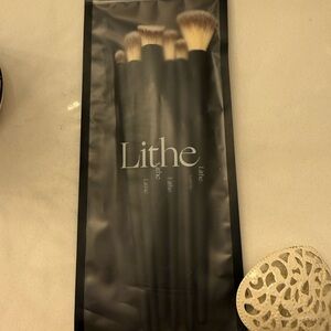 New -‎ Lithe Black Makeup Brush Set